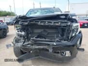 ✅ 2021 GMC Sierra 1500 Denali • VIN: 3GTP8FED4MG233984 • Lot: 43056259. Wystawiony na IAAI z przebiegiem 72 256 mil. Bezpłatny archiwum sprzedaży aukcyjnych z USA i szczegółowy raport historii pojazdu na DreamBid. Zdjęcie 12.