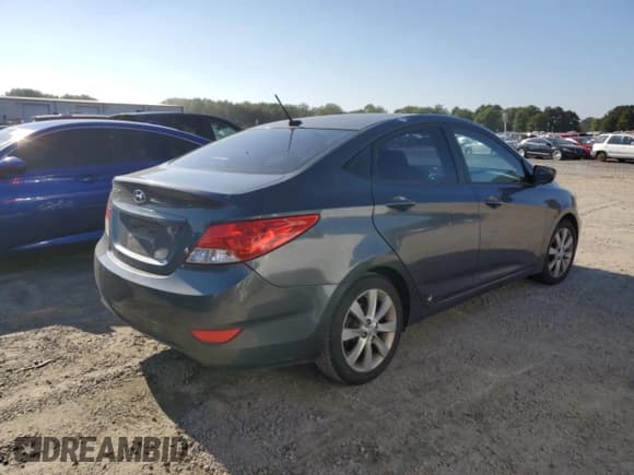 ✅ 2013 Hyundai Accent GLS • VIN: KMHCU4AE6DU353484 • Лот: 72146024. Опубликован ранее на Copart с пробегом 114 698 миль. Бесплатный доступ к архиву аукционных продаж из США и подробный отчёт об истории автомобиля на DreamBid. Изображение 3.