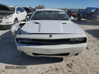 ✅ 2010 Dodge Challenger SE • VIN: 2B3CJ4DV7AH260059 • Lot: 83544894. Wystawiony na Copart z przebiegiem 207 705 mil. Bezpłatny archiwum sprzedaży aukcyjnych z USA i szczegółowy raport historii pojazdu na DreamBid. Zdjęcie 5.