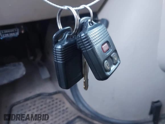 ✅ 2009 Ford Econoline Passenger XL • VIN: 1FBNE31LX9DA56183 • Lot: 43830370. Wystawiony na IAAI z przebiegiem 102 148 mil. Bezpłatny archiwum sprzedaży aukcyjnych z USA i szczegółowy raport historii pojazdu na DreamBid. Zdjęcie 11.