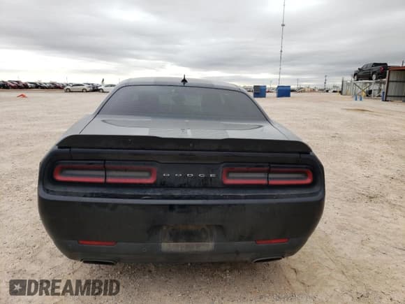 ✅ 2017 Dodge Challenger SXT • VIN: 2C3CDZAG0HH501256 • Lot: 54441284. Wystawiony na Copart z przebiegiem 101 667 mil. Bezpłatny archiwum sprzedaży aukcyjnych z USA i szczegółowy raport historii pojazdu na DreamBid. Zdjęcie 6.