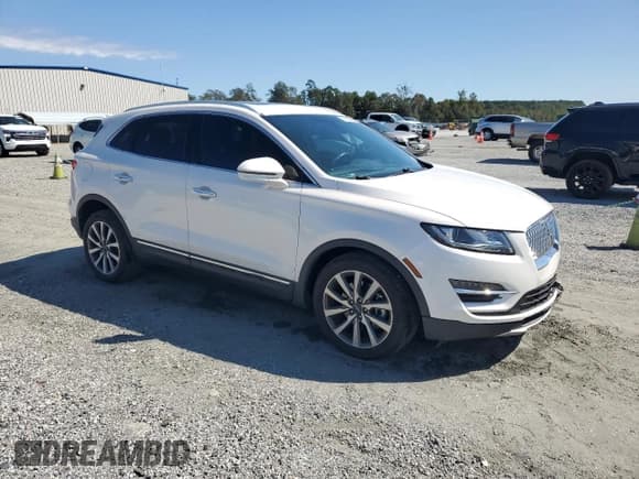 ✅ 2019 Lincoln MKC Reserve • VIN: 5LMCJ3C90KUL52134 • Lot: 85869485. Wystawiony na Copart z przebiegiem 73 382 mil. Bezpłatny archiwum sprzedaży aukcyjnych z USA i szczegółowy raport historii pojazdu na DreamBid. Zdjęcie 4.