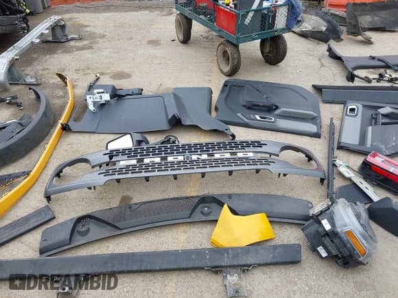 ✅ 2021 Ford Bronco • VIN: 1FMEE5DH3MLA61525 • Lot: 42295012. Listed on IAAI with 51,161 mi. Free auction sales archive from the USA and detailed vehicle history report at DreamBid. Image 18.