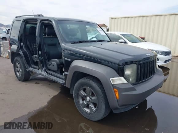 ✅ 2011 Jeep Liberty Renegade • VIN: 1J4PN3GK1BW510957 • Lot: 41809200. Wystawiony na IAAI z przebiegiem 283 189 mil. Bezpłatny archiwum sprzedaży aukcyjnych z USA i szczegółowy raport historii pojazdu na DreamBid. Zdjęcie 6.