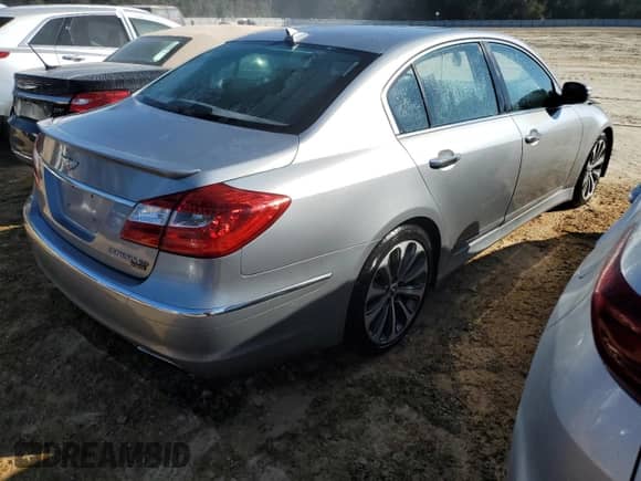 2013 Hyundai Genesis R-Spec z VIN KMHGC4DH0DU226773, wystawiony jako Copart lot #75796434 z przebiegiem 138 943 mil mil oraz Szkoda całkowita • Salvage title. Historia ofert i sprzedaży dostępna na DreamBid. Obrazek 3.