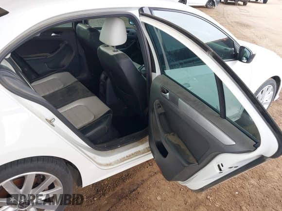 ✅ 2016 Volkswagen Jetta Sport • VIN: 3VWB17AJ2GM349266 • Lot: 43755439. Listed on IAAI with 369,950 mi. Free auction sales archive from the USA and detailed vehicle history report at DreamBid. Image 8.