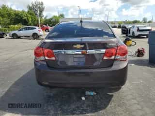 2015 Chevrolet Cruze LT z VIN 1G1PC5SB3F7117940, wystawiony jako Copart lot #86717305 z przebiegiem 77 613 mil mil oraz Szkoda całkowita • Salvage title. Historia ofert i sprzedaży dostępna na DreamBid. Obrazek 6.