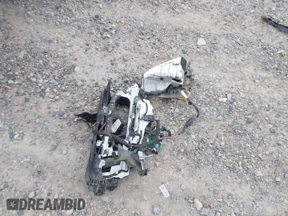 ✅ 2022 Toyota Tacoma TRD Off Road • VIN: 3TYDZ5BN1NT015418 • Lot: 43649466. Listed on IAAI with 58,704 mi. Free auction sales archive from the USA and detailed vehicle history report at DreamBid. Image 12.