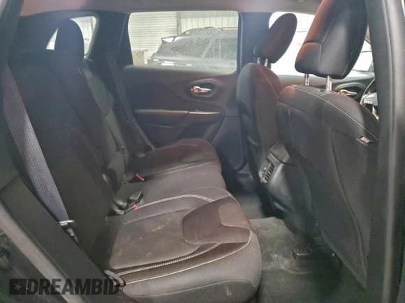 ✅ 2015 Jeep Cherokee Latitude • VIN: 1C4PJMCS9FW667008 • Lot: 94819205. Wystawiony na Copart z przebiegiem 98 525 mil. Bezpłatny archiwum sprzedaży aukcyjnych z USA i szczegółowy raport historii pojazdu na DreamBid. Zdjęcie 11.