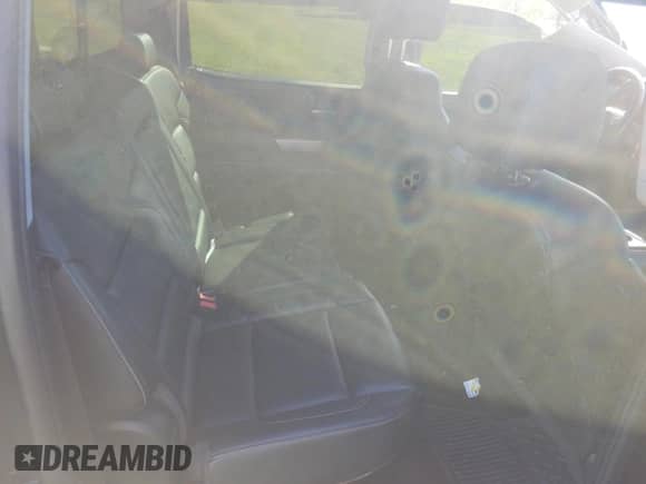 2017 Chevrolet Silverado 1500 LTZ z VIN 3GCUKSEJ1HG477844, wystawiony jako Copart lot #91475795 z przebiegiem 147 904 mil mil oraz Szkoda całkowita • Salvage title. Historia ofert i sprzedaży dostępna na DreamBid. Obrazek 6.