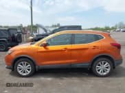 ✅ 2017 Nissan Rogue SL • VIN: JN1BJ1CR2HW103602 • Lot: 42124914. Wystawiony na IAAI z przebiegiem 59 780 mil. Bezpłatny archiwum sprzedaży aukcyjnych z USA i szczegółowy raport historii pojazdu na DreamBid. Zdjęcie 14.