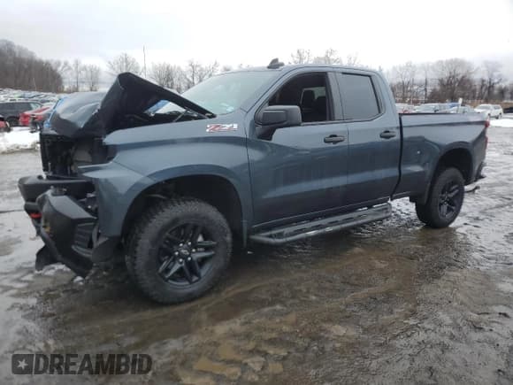 ✅ 2020 Chevrolet Silverado 1500 Custom Trail Boss • VIN: 1GCRYCEF3LZ255689 • Lot: 45220315. Wystawiony na Copart z przebiegiem Nie podano. Bezpłatny archiwum sprzedaży aukcyjnych z USA i szczegółowy raport historii pojazdu na DreamBid. Zdjęcie 1.