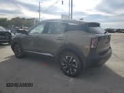 ✅ 2025 Nissan Kicks SR • VIN: 3N8AP6DB4SL332659 • Lot: 87180415. Wystawiony na Copart z przebiegiem 14 812 mil. Bezpłatny archiwum sprzedaży aukcyjnych z USA i szczegółowy raport historii pojazdu na DreamBid. Zdjęcie 2.