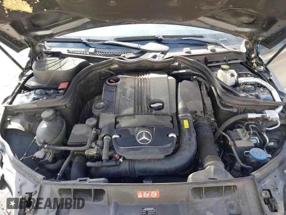 ✅ 2013 Mercedes-Benz C 250 Sport • VIN: WDDGF4HB3DA757393 • Lot: 43073143. Wystawiony na IAAI z przebiegiem 129 429 mil. Bezpłatny archiwum sprzedaży aukcyjnych z USA i szczegółowy raport historii pojazdu na DreamBid. Zdjęcie 10.