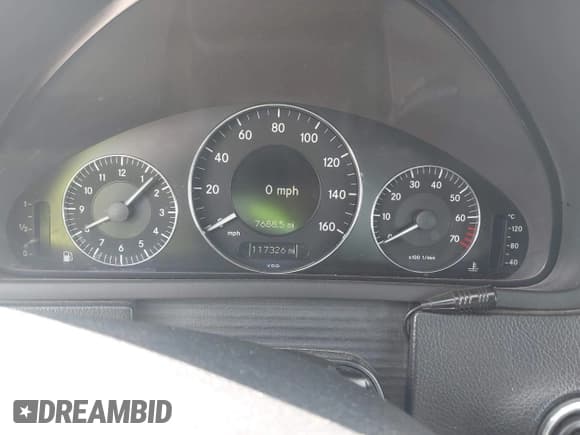 ✅ 2007 Mercedes-Benz CLK 550 • VIN: WDBTK72F47F223522 • Lot: 42337666. Wystawiony na IAAI z przebiegiem 117 326 mil. Bezpłatny archiwum sprzedaży aukcyjnych z USA i szczegółowy raport historii pojazdu na DreamBid. Zdjęcie 7.