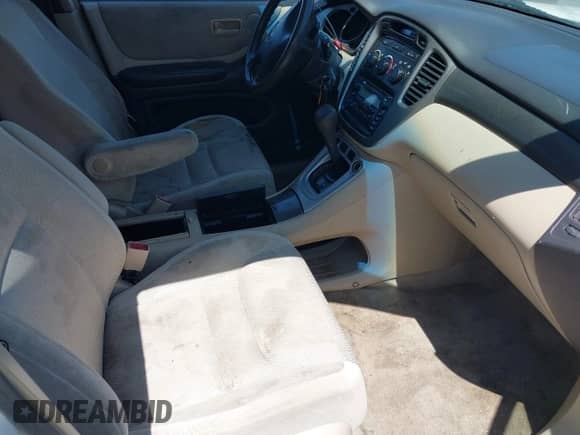 2002 Toyota Highlander с VIN JTEGF21A520033817, выставлен на аукционе IAAI как лот 42421337 с пробегом 299 112 миль миль и . История ставок и продаж доступна на DreamBid. Изображение 5.