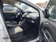 ✅ 2014 Ford Escape SE • VIN: 1FMCU0GX5EUB91012 • Lot: 43756503. Wystawiony na IAAI z przebiegiem 214 525 mil. Bezpłatny archiwum sprzedaży aukcyjnych z USA i szczegółowy raport historii pojazdu na DreamBid. Zdjęcie 5.