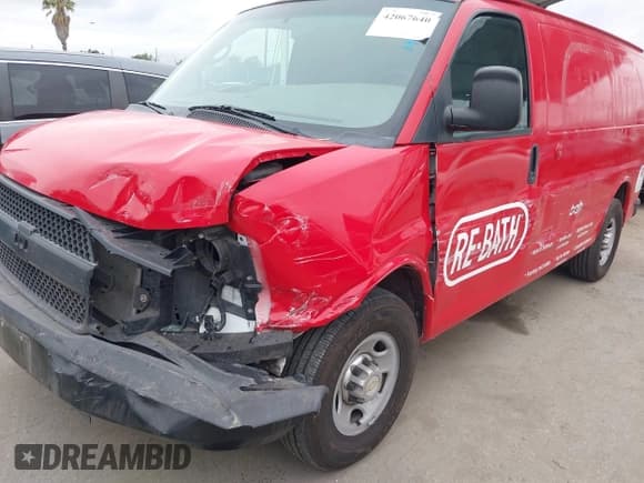 ✅ 2012 Chevrolet Express Cargo • VIN: 1GCWGFCB3C1109315 • Lot: 42067640. Wystawiony na IAAI z przebiegiem 96 269 mil. Bezpłatny archiwum sprzedaży aukcyjnych z USA i szczegółowy raport historii pojazdu na DreamBid. Zdjęcie 6.