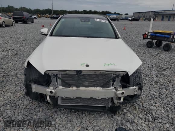 ✅ 2017 Mercedes-Benz C 300 • VIN: 55SWF4JB2HU205198 • Lot: 91368705. Wystawiony na Copart z przebiegiem 105 223 mil. Bezpłatny archiwum sprzedaży aukcyjnych z USA i szczegółowy raport historii pojazdu na DreamBid. Zdjęcie 5.