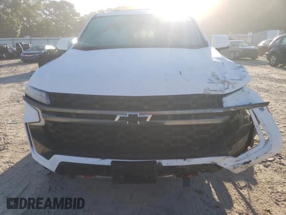 ✅ 2022 Chevrolet Suburban Z71 • VIN: 1GNSKDKDXNR212456 • Lot: 73913514. Wystawiony na Copart z przebiegiem 71 389 mil. Bezpłatny archiwum sprzedaży aukcyjnych z USA i szczegółowy raport historii pojazdu na DreamBid. Zdjęcie 5.