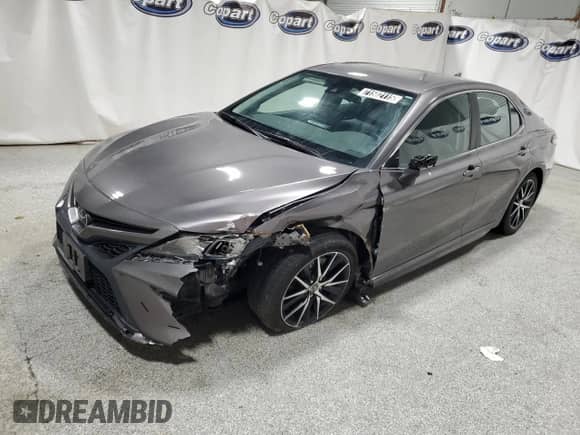 2023 Toyota Camry SE с VIN 4T1G11AK6PU770235, выставлен на аукционе Copart как лот 71582115 с пробегом 41 352 миль миль и Чистый • Clean title. История ставок и продаж доступна на DreamBid. Изображение 1.