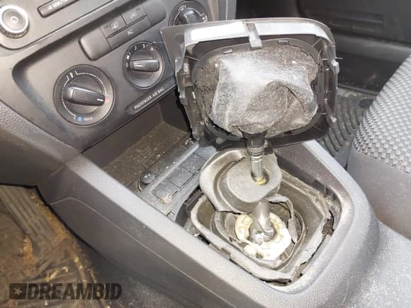 ✅ 2012 Volkswagen Jetta S • VIN: 3VW1K7AJ0CM311201 • Лот: 41510173. Опубликован ранее на IAAI с пробегом 125 480 миль. Бесплатный доступ к архиву аукционных продаж из США и подробный отчёт об истории автомобиля на DreamBid. Изображение 12.