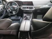 ✅ 2022 BMW X5 M • VIN: 5YMJU0C04N9K13709 • Lot: 49209415. Wystawiony na Copart z przebiegiem 46 409 mil. Bezpłatny archiwum sprzedaży aukcyjnych z USA i szczegółowy raport historii pojazdu na DreamBid. Zdjęcie 8.