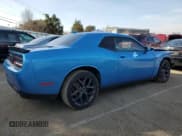 ✅ 2019 Dodge Challenger SXT • VIN: 2C3CDZAG4KH705646 • Lot: 41869424. Wystawiony na Copart z przebiegiem 53 985 mil. Bezpłatny archiwum sprzedaży aukcyjnych z USA i szczegółowy raport historii pojazdu na DreamBid. Zdjęcie 3.