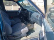 ✅ 1993 Toyota 4Runner • VIN: JT3VN39W7P0101194 • Lot: 42635791. Listed on IAAI with 327,523 mi. Free auction sales archive from the USA and detailed vehicle history report at DreamBid. Image 5.