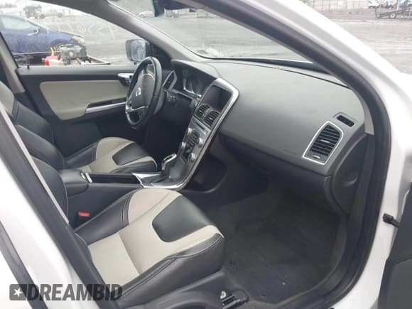 ✅ 2017 Volvo XC60 Dynamic • VIN: YV449MRR8H2130881 • Lot: 43562792. Listed on IAAI with 90,142 mi. Free auction sales archive from the USA and detailed vehicle history report at DreamBid. Image 5.