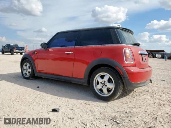 2009 MINI Hardtop z VIN WMWMF33539TW70482, wystawiony jako Copart lot #86130595 z przebiegiem 120 031 mil mil oraz Szkoda całkowita • Salvage title. Historia ofert i sprzedaży dostępna na DreamBid. Obrazek 2.