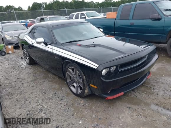✅ 2012 Dodge Challenger R/T Plus • VIN: 2C3CDYBTXCH105723 • Lot: 43423439. Wystawiony na IAAI z przebiegiem 191 955 mil. Bezpłatny archiwum sprzedaży aukcyjnych z USA i szczegółowy raport historii pojazdu na DreamBid. Zdjęcie 1.