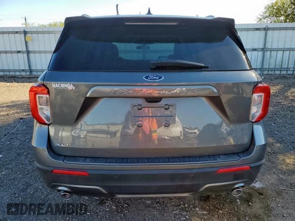 ✅ 2024 Ford Explorer XLT • VIN: 1FMSK7DH1RGA70831 • Lot: 92366195. Wystawiony na Copart z przebiegiem 20 397 mil. Bezpłatny archiwum sprzedaży aukcyjnych z USA i szczegółowy raport historii pojazdu na DreamBid. Zdjęcie 6.