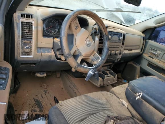 ✅ 2009 Dodge 1500 Laramie • VIN: 1D3HB18T49S763018 • Lot: 48915305. Wystawiony na Copart z przebiegiem Nie podano. Bezpłatny archiwum sprzedaży aukcyjnych z USA i szczegółowy raport historii pojazdu na DreamBid. Zdjęcie 8.