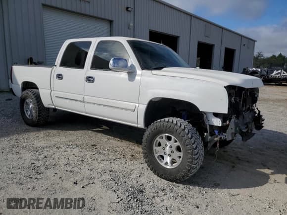 ✅ 2005 Chevrolet Silverado 1500 LT • VIN: 2GCEC13TX51109926 • Лот: 75235454. Опубликован ранее на Copart с пробегом Не указан. Бесплатный доступ к архиву аукционных продаж из США и подробный отчёт об истории автомобиля на DreamBid. Изображение 4.