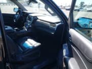 ✅ 2020 Chevrolet Suburban LT • VIN: 1GNSCHKC8LR117497 • Lot: 43092124. Wystawiony na IAAI z przebiegiem 59 482 mil. Bezpłatny archiwum sprzedaży aukcyjnych z USA i szczegółowy raport historii pojazdu na DreamBid. Zdjęcie 5.