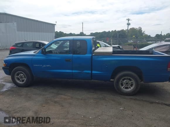 ✅ 2000 Dodge Dakota • VIN: 1B7GL22X9YS592381 • Lot: 43188294. Listed on IAAI with 311,937 mi. Free auction sales archive from the USA and detailed vehicle history report at DreamBid. Image 14.
