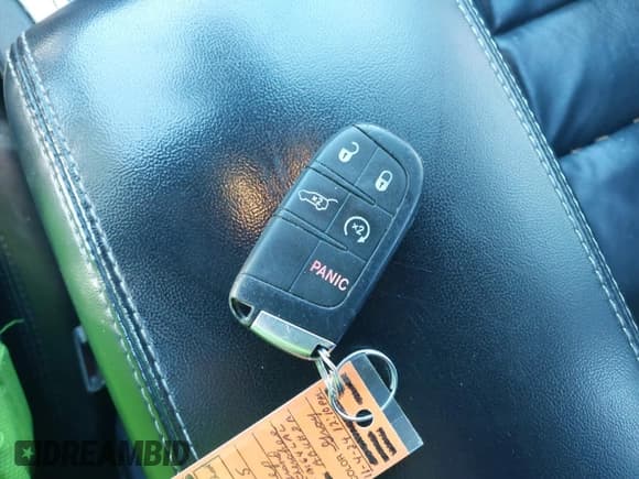 ✅ 2015 Jeep Grand Cherokee Overland • VIN: 1C4RJFCGXFC215750 • Лот: 40795135. Опубликован ранее на IAAI с пробегом 89 110 миль. Бесплатный доступ к архиву аукционных продаж из США и подробный отчёт об истории автомобиля на DreamBid. Изображение 11.