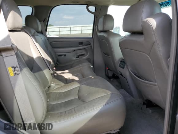 ✅ 2005 GMC Yukon Denali • VIN: 1GKEK63U25J263114 • Lot: 72438934. Listed on Copart with 268,245 mi. Free auction sales archive from the USA and detailed vehicle history report at DreamBid. Image 11.