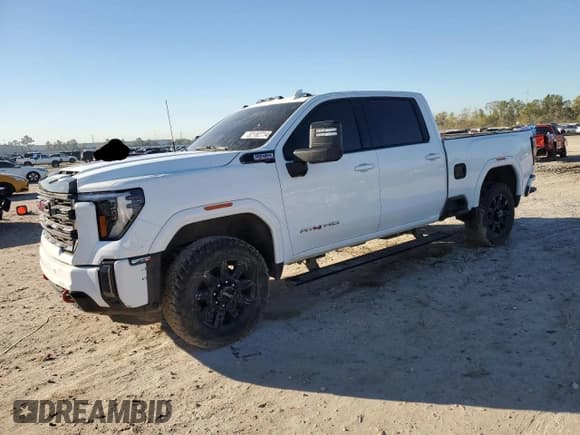 ✅ 2024 GMC Sierra 3500HD AT4 • VIN: 1GT49VEY2RF133484 • Lot: 82182714. Wystawiony na Copart z przebiegiem Nie podano. Bezpłatny archiwum sprzedaży aukcyjnych z USA i szczegółowy raport historii pojazdu na DreamBid. Zdjęcie 1.