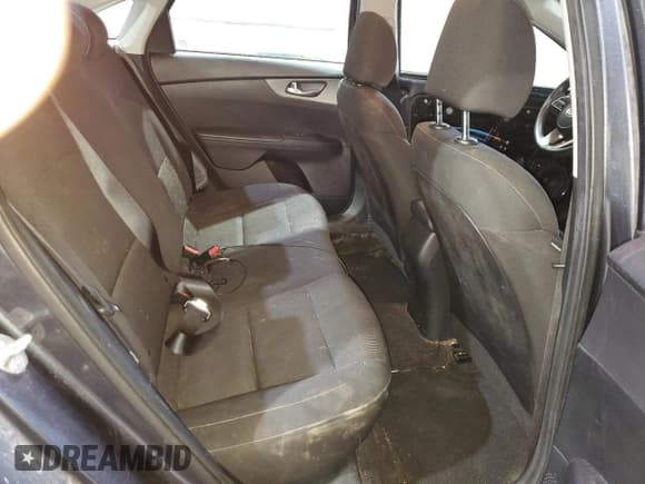 ✅ 2019 Kia Forte LXS • VIN: 3KPF24AD4KE128443 • Lot: 83804175. Listed on Copart with 101,008 mi. Free auction sales archive from the USA and detailed vehicle history report at DreamBid. Image 10.