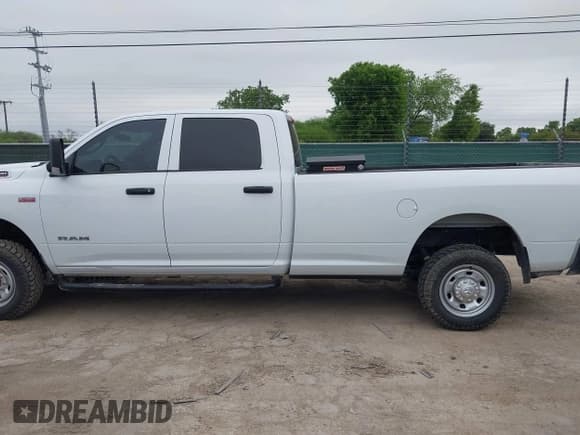✅ 2022 Ram 2500 Tradesman • VIN: 3C6UR5HJ4NG354406 • Лот: 41979979. Опубликован ранее на IAAI с пробегом 79 649 миль. Бесплатный доступ к архиву аукционных продаж из США и подробный отчёт об истории автомобиля на DreamBid. Изображение 14.