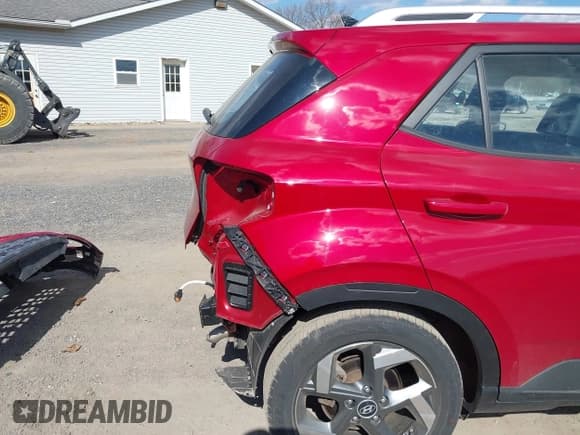 ✅ 2022 Hyundai Venue SEL • VIN: KMHRC8A39NU186851 • Lot: 41888011. Wystawiony na IAAI z przebiegiem 50 773 mil. Bezpłatny archiwum sprzedaży aukcyjnych z USA i szczegółowy raport historii pojazdu na DreamBid. Zdjęcie 22.