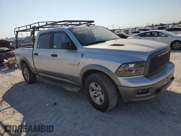 2009 Dodge 1500 TRX z VIN 1D3HB13P59S744942, wystawiony jako Copart lot #74754414 z przebiegiem 131 316 mil mil oraz Szkoda całkowita • Salvage title. Historia ofert i sprzedaży dostępna na DreamBid. Obrazek 4.