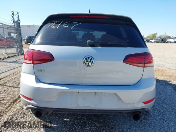 ✅ 2018 Volkswagen Golf GTI S • VIN: 3VW447AU3JM260937 • Лот: 43376167. Опубликован ранее на IAAI с пробегом 80 152 миль. Бесплатный доступ к архиву аукционных продаж из США и подробный отчёт об истории автомобиля на DreamBid. Изображение 16.