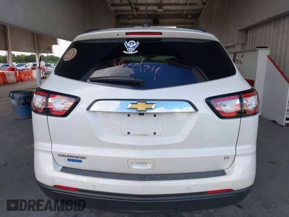 2017 Chevrolet Traverse LT с VIN 1GNKRHKD3HJ156592, выставлен на аукционе IAAI как лот 43051180 с пробегом 133 149 миль миль и . История ставок и продаж доступна на DreamBid. Изображение 16.