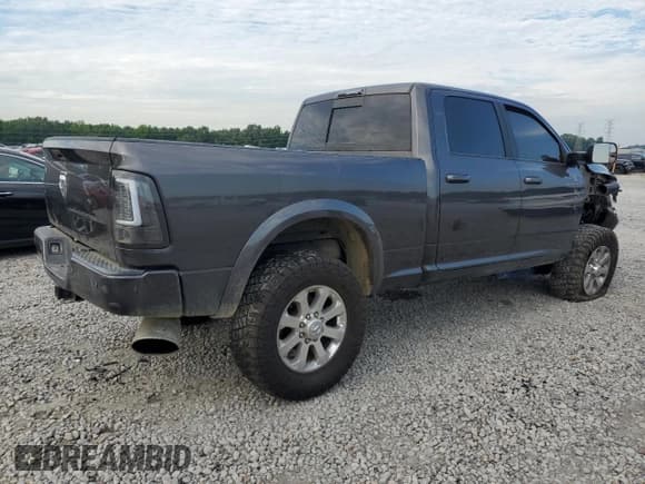 ✅ 2018 Ram 2500 Laramie • VIN: 3C6UR5FL6JG365292 • Lot: 62952235. Wystawiony na Copart z przebiegiem 141 176 mil. Bezpłatny archiwum sprzedaży aukcyjnych z USA i szczegółowy raport historii pojazdu na DreamBid. Zdjęcie 3.