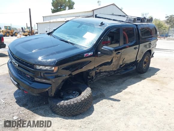 ✅ 2022 Chevrolet Silverado 1500 LT Trail Boss • VIN: 3GCPYFED3NG191955 • Lot: 42676283. Wystawiony na IAAI z przebiegiem 48 933 mil. Bezpłatny archiwum sprzedaży aukcyjnych z USA i szczegółowy raport historii pojazdu na DreamBid. Zdjęcie 17.