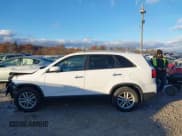 ✅ 2014 Kia Sorento LX • VIN: 5XYKT4A6XEG517687 • Лот: 43676103. Опубликован ранее на IAAI с пробегом 186 176 миль. Бесплатный доступ к архиву аукционных продаж из США и подробный отчёт об истории автомобиля на DreamBid. Изображение 14.