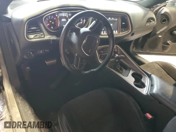 ✅ 2019 Dodge Challenger R/T • VIN: 2C3CDZBT7KH508921 • Lot: 90670475. Wystawiony na Copart z przebiegiem 53 568 mil. Bezpłatny archiwum sprzedaży aukcyjnych z USA i szczegółowy raport historii pojazdu na DreamBid. Zdjęcie 8.